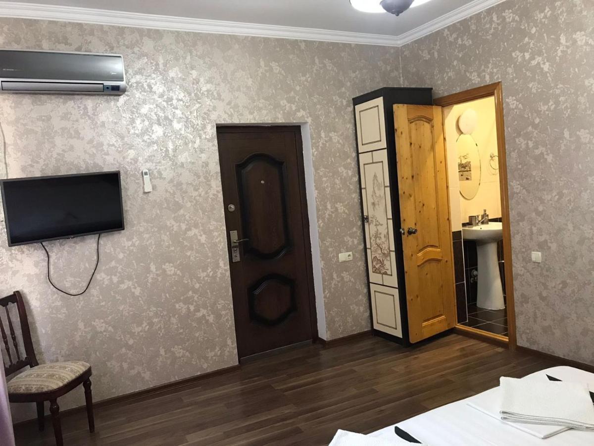 Гостевой Дом София 400 М До Моря Гагра Экстерьер фото