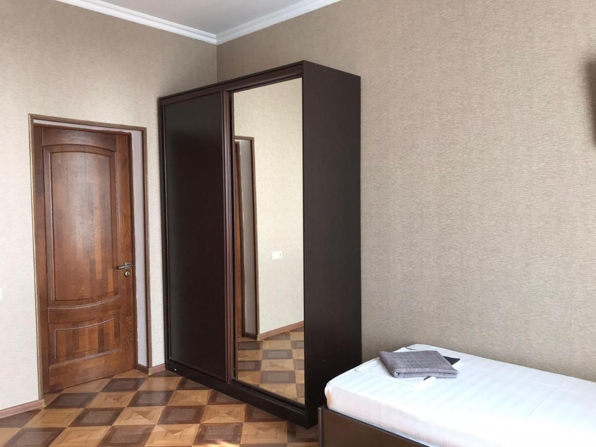 Гостевой Дом София 400 М До Моря Гагра Экстерьер фото